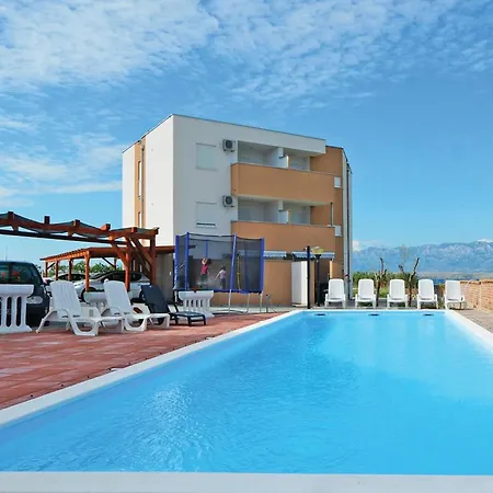Beautiful In With Swimming Pool Nin