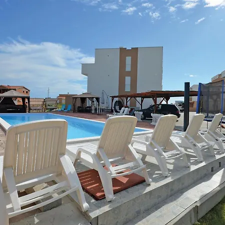 Apartman Beautiful In With Swimming Pool