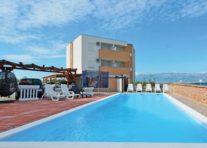 Lovely In With Swimming Pool Nin