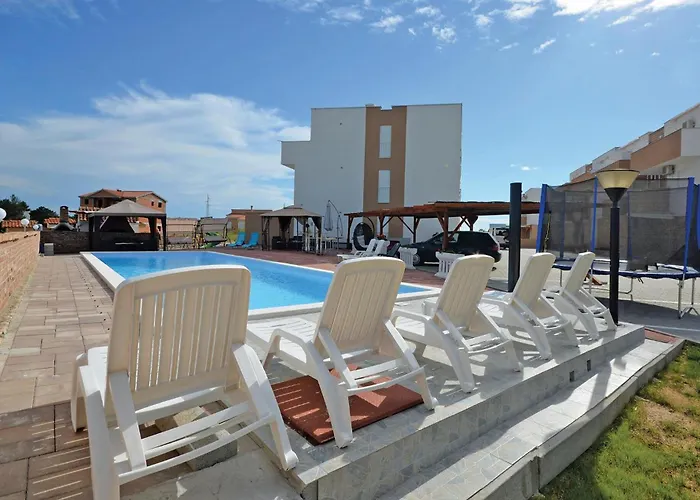 Appartamento Lovely In With Swimming Pool