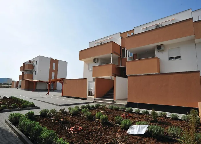 Lovely In With Swimming Pool Nin