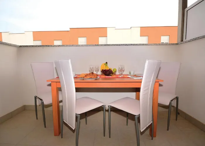 Lovely In With Swimming Pool * Nin