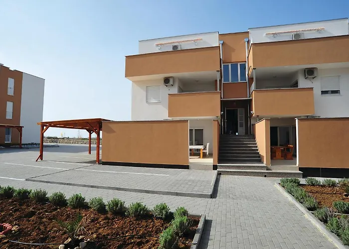 Apartment Lovely In With Swimming Pool *